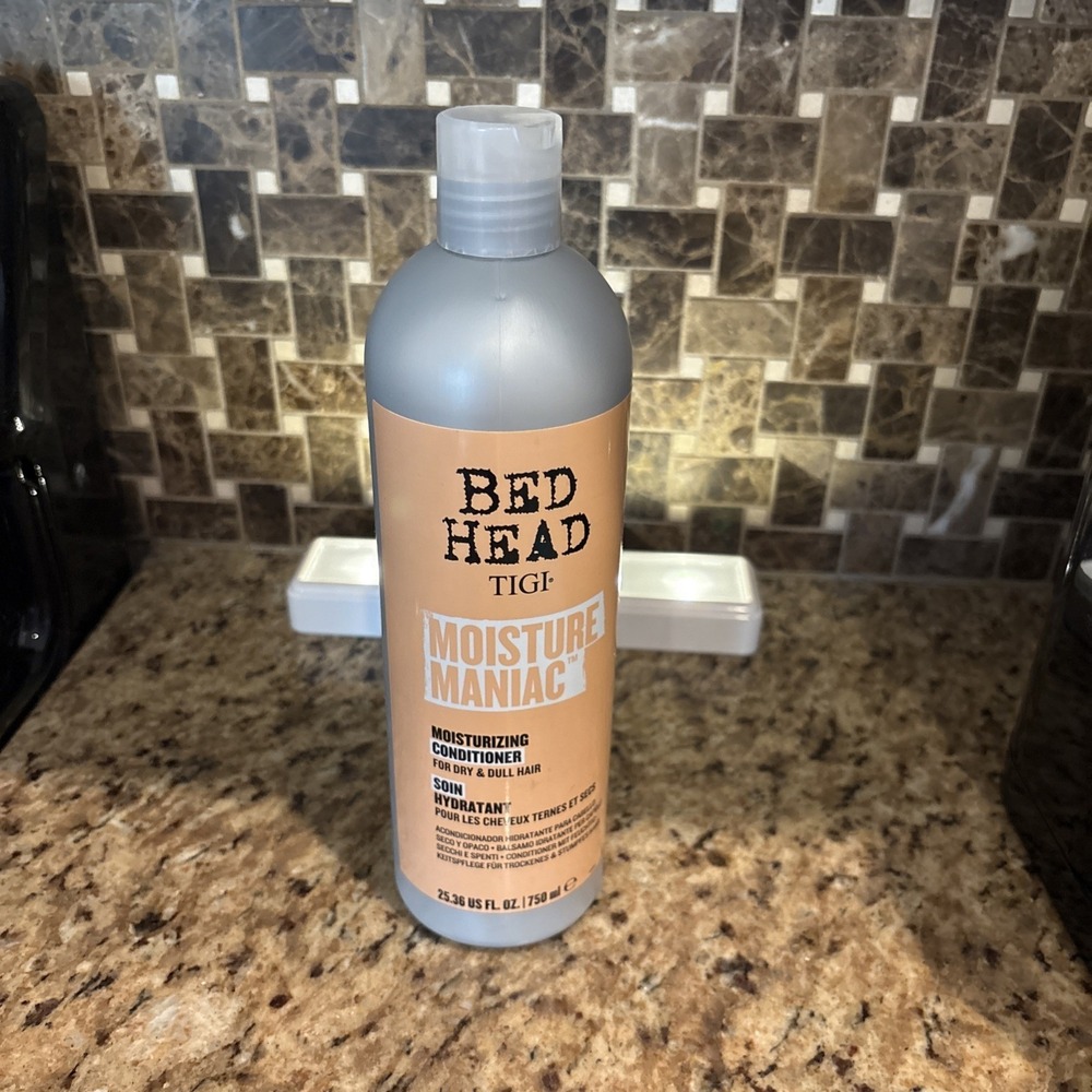 Bed Head by Tigi Moisture Maniac Conditioner 25.36‎ oz U56B